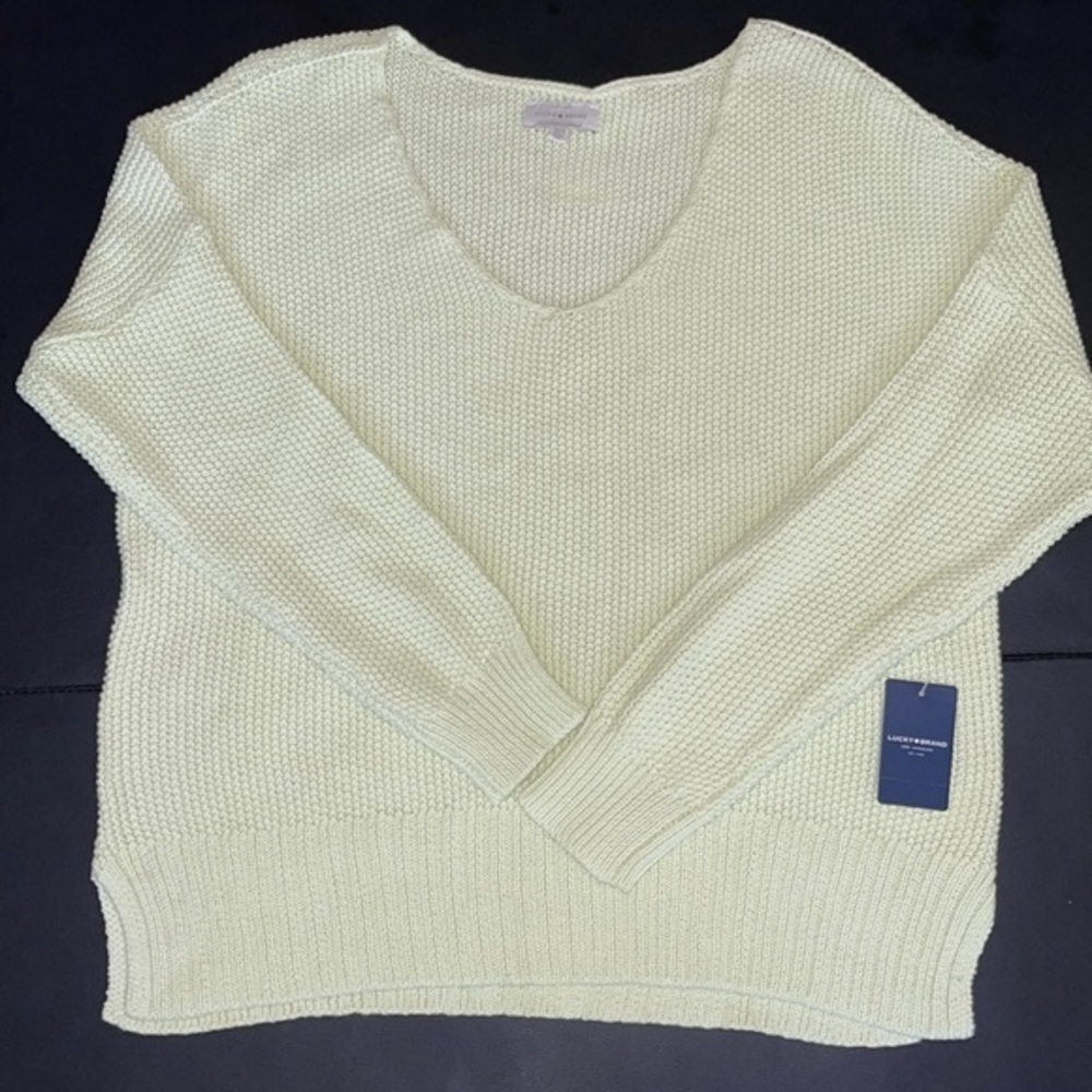 NEW YELLOW/GREEN VNECK CABLE KNIT SWEATER